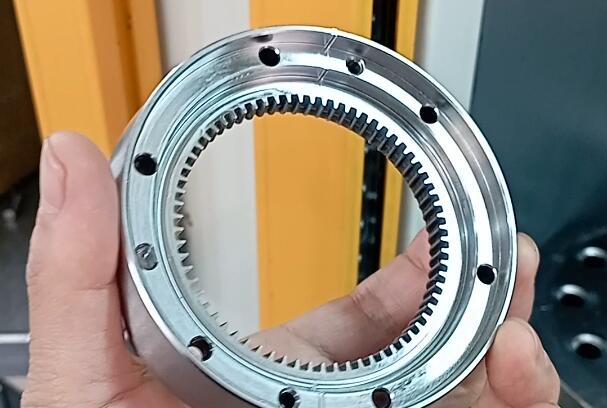 鏡面放電后的模具內齒拋光，用磨粒流去毛刺設備可靠嗎？