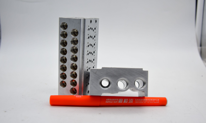 閥體<a href='http://m.xingqiuwz.cn' target='_blank'><u>交叉孔去毛刺</u></a>，是令人十分苦惱的事情。一來閥體交叉孔多，二來交叉孔毛刺不像表面毛刺那樣容易接觸，所以，如果用人工對閥體<a href='http://m.xingqiuwz.cn' target='_blank'><u>交叉孔去毛刺</u></a>，十分緩慢。